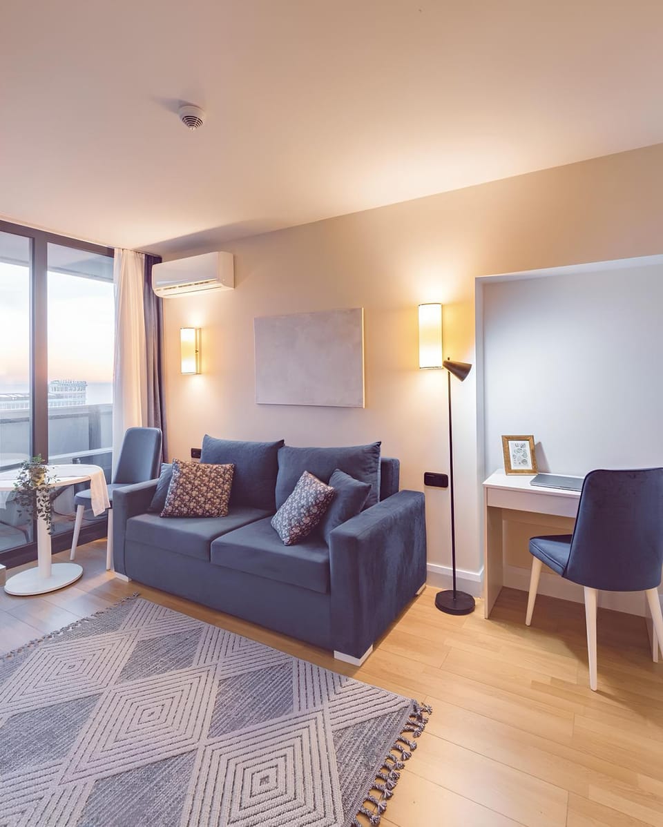 Living room, Seating area