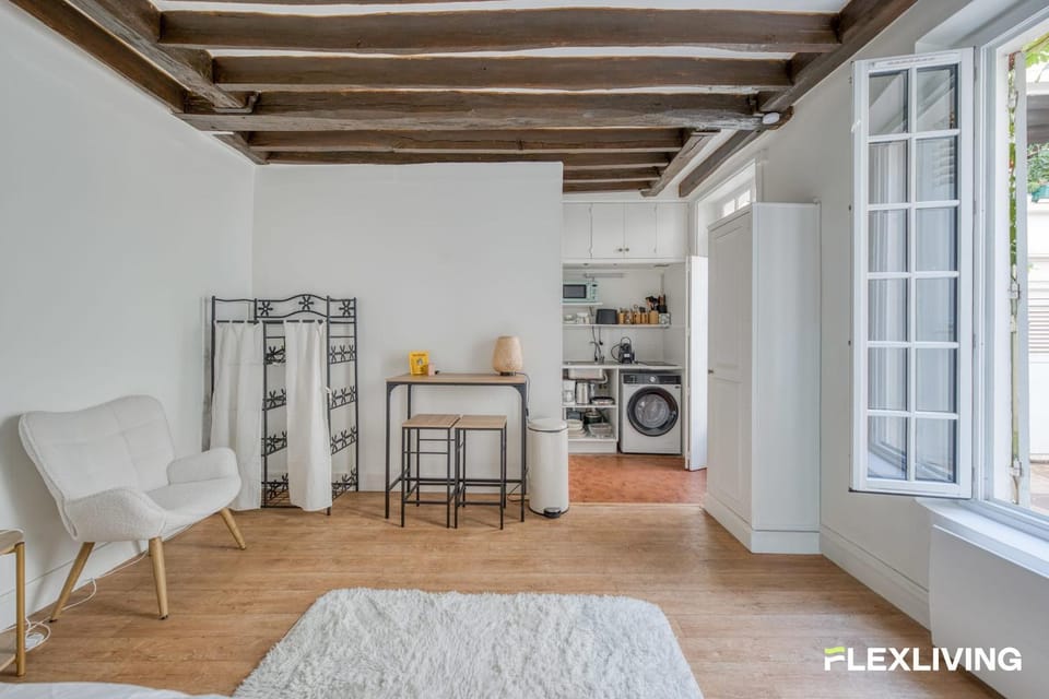 Quiet studio heart of Paris 7th Apartment in Paris