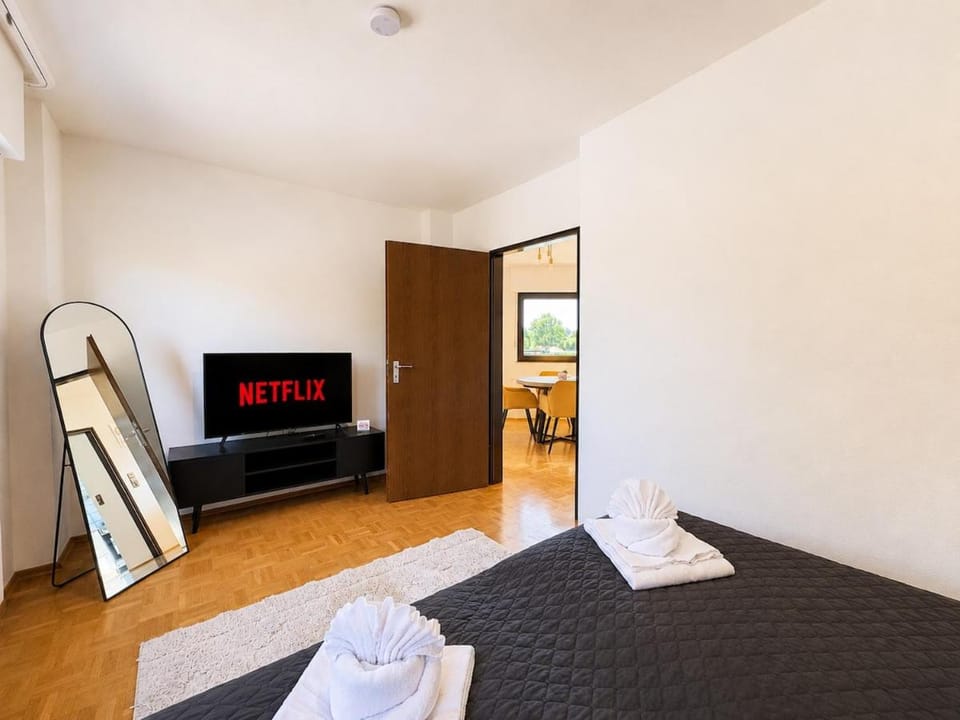 Modern Suite 01 I Queensize-Bett I Smart TV Apartment in Gelsenkirchen