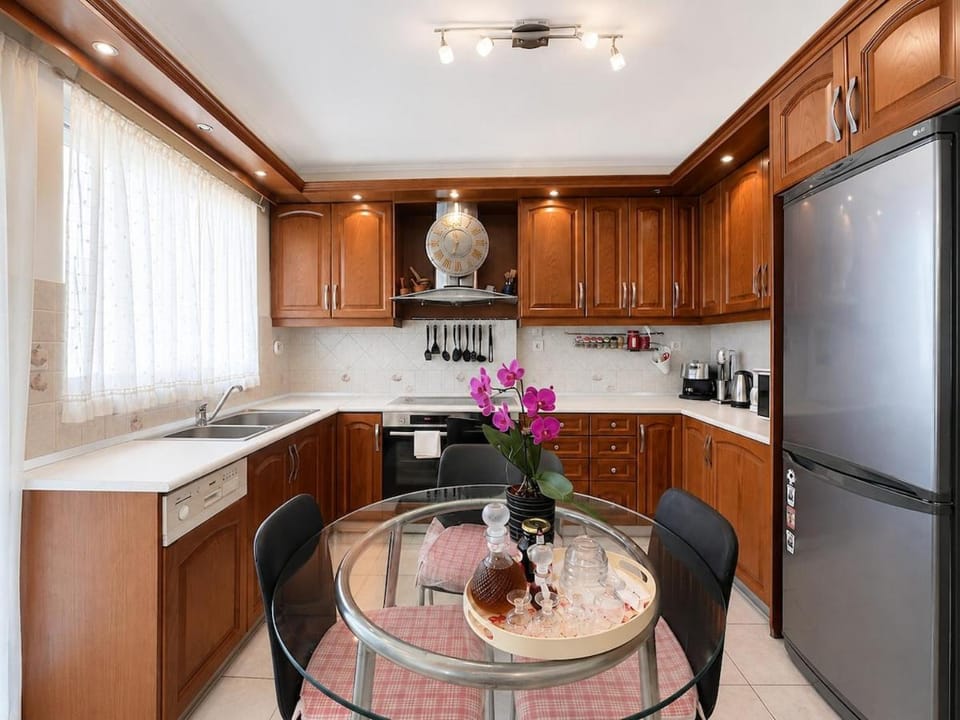 Athens Skyline - Spacious 3BR for 5 by ΜΡS Apartment in Athens
