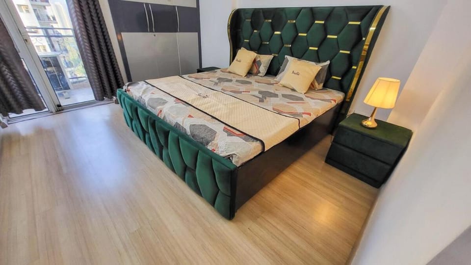 VacationBuddy Premium 3 BHK High-Rise City Views in DLF Capital Greens Apartment in Delhi