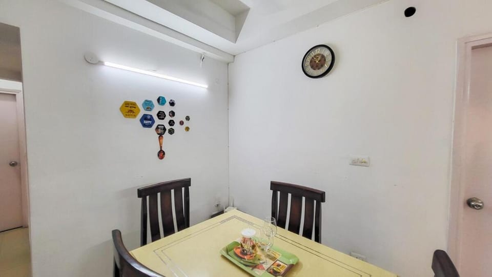 VacationBuddy Premium 3 BHK High-Rise City Views in DLF Capital Greens Apartment in Delhi