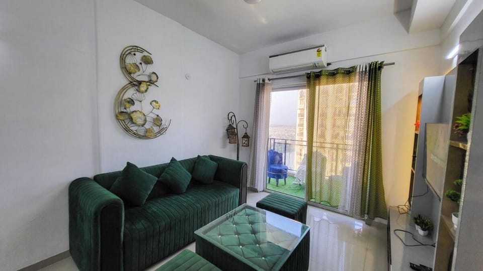 VacationBuddy Premium 3 BHK High-Rise City Views in DLF Capital Greens Apartment in Delhi