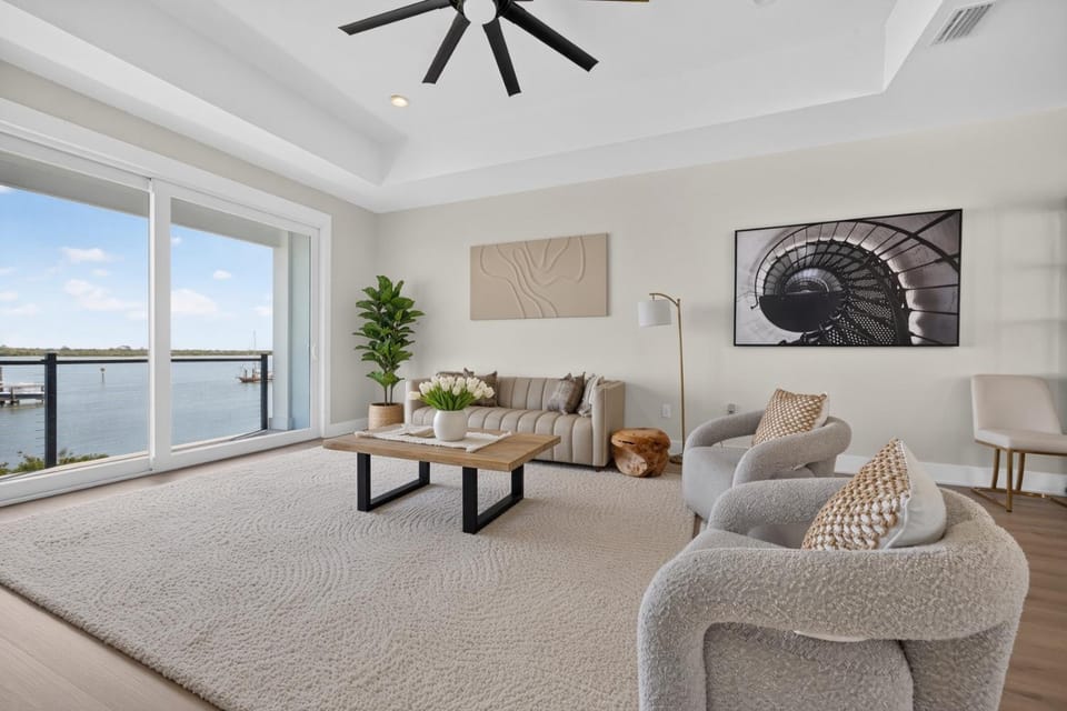 Lakefront Luxury Retreat Boat Slip & Pool House in Saint Augustine