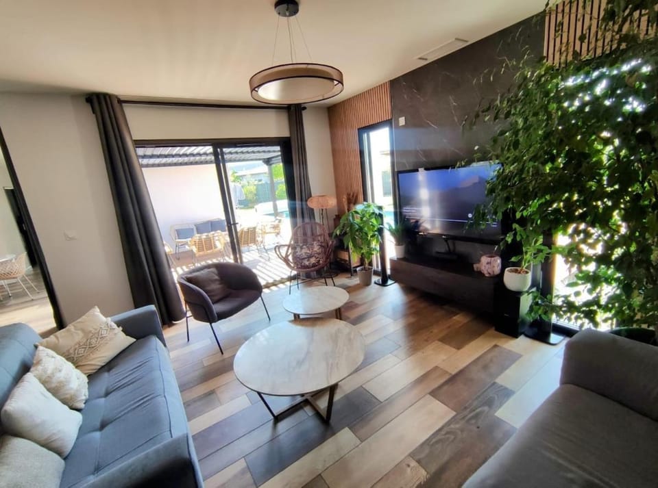 5-star villa with swimming pool Bassin d'Arcachon Villa in Mios