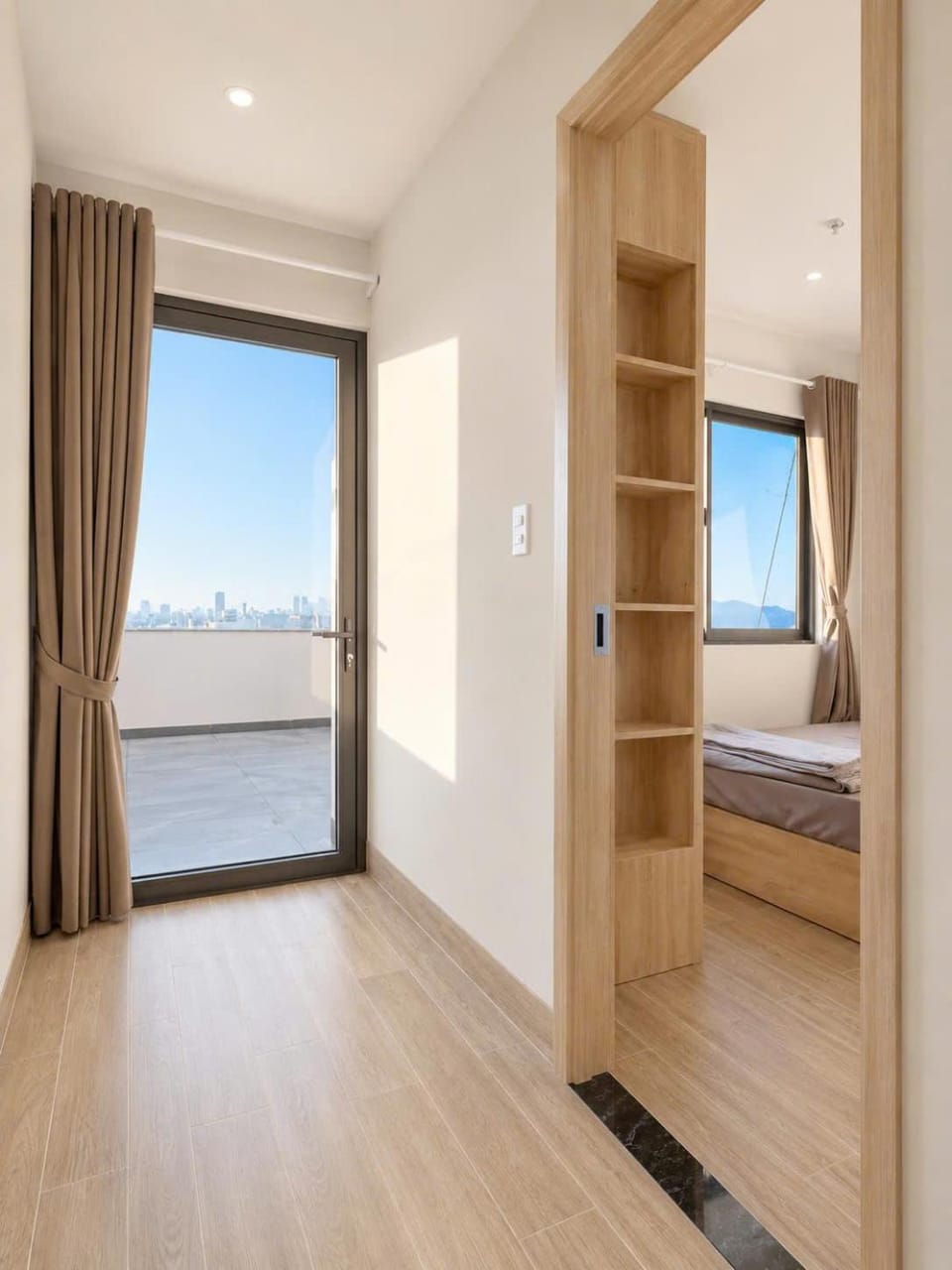 Căn hộ 1 phòng ngủ Penthouse Apartment in Hoa Hai