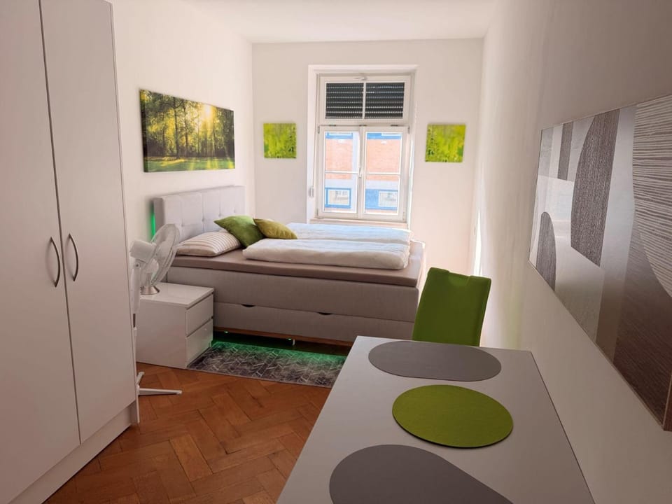 Bed, Photo of the whole room, Bedroom
