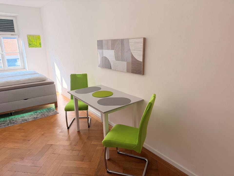 Seating area, Dining area