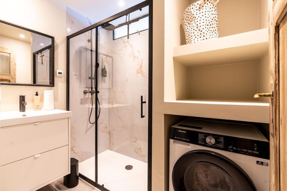 Shower, Bathroom, washing machine