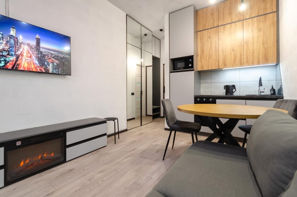 Living room, Seating area, Dining area, fireplace, pet friendly