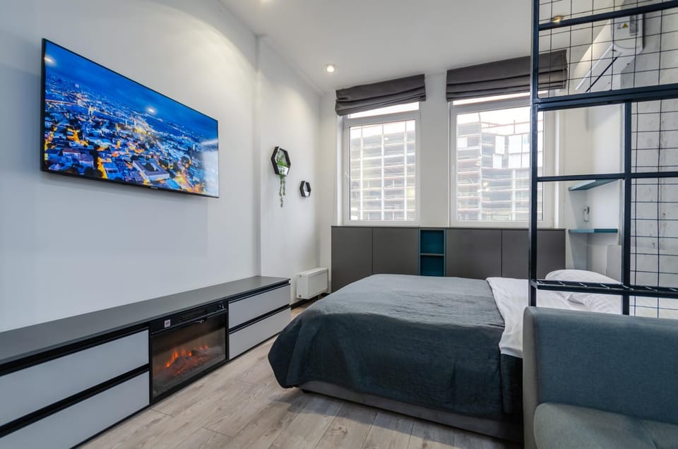 Bed, TV and multimedia, heating