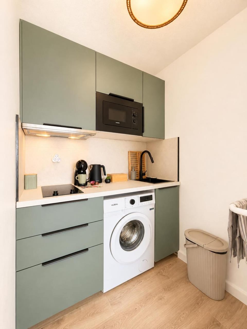 Day, Coffee/tea facilities, Kitchen or kitchenette, heating, internet, microwave, stove, washing machine