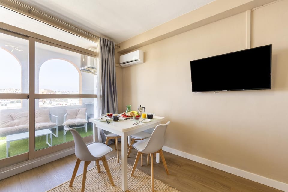 TV and multimedia, Living room, Dining area, air conditioner