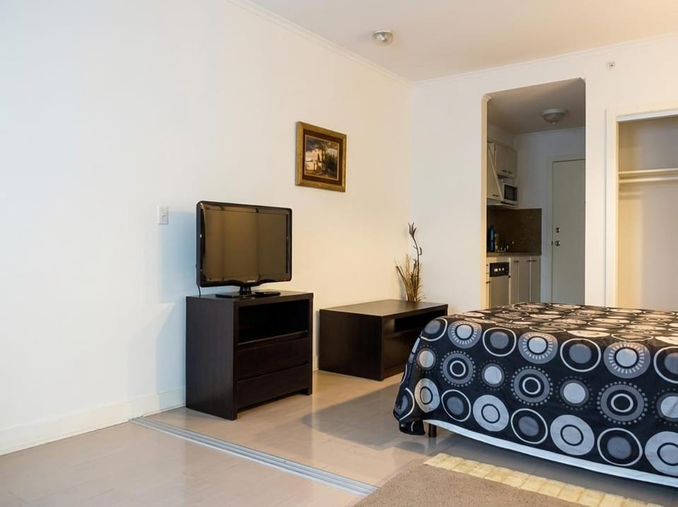 Communal lounge/ TV room, Bed, TV and multimedia, Kitchen or kitchenette, Photo of the whole room, Evening entertainment, Bedroom