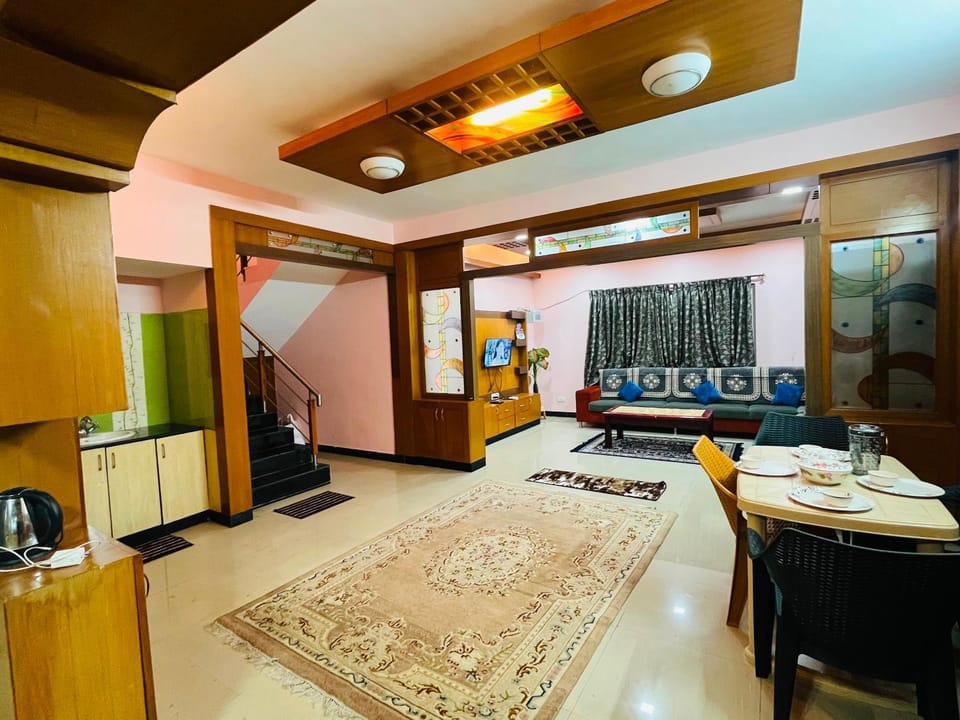 Communal lounge/ TV room, Living room, Seating area