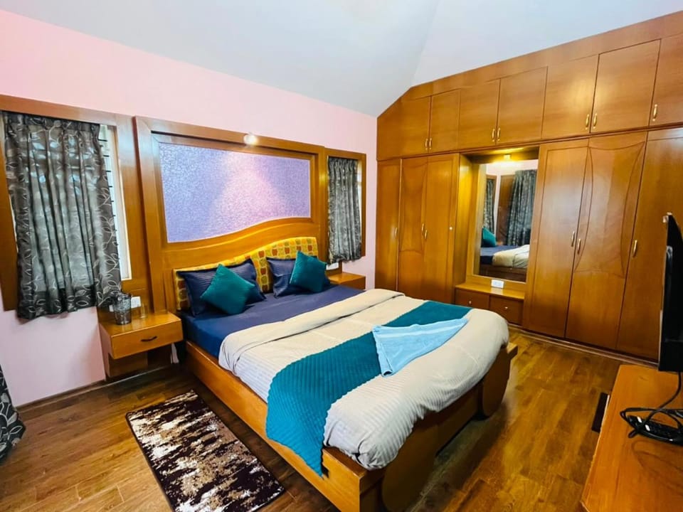 Bed, Photo of the whole room, Bedroom, wardrobe