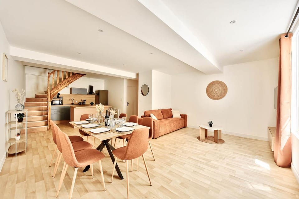Living room, Dining area