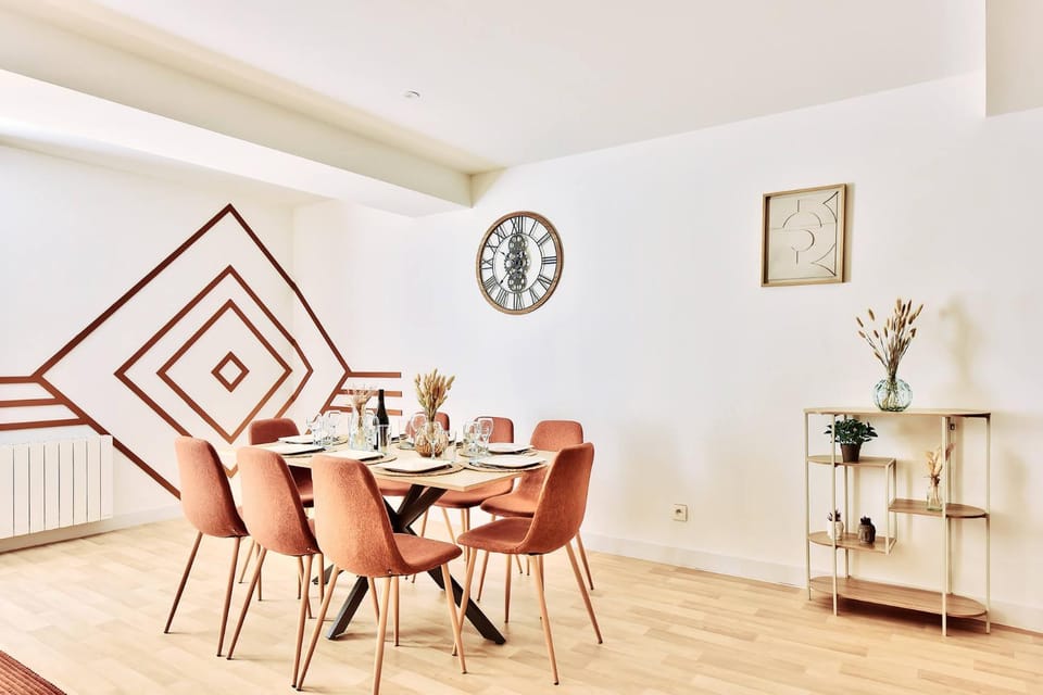 Living room, Dining area
