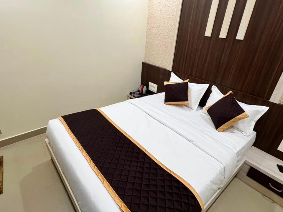 Juju comforts Hotel in Madikeri