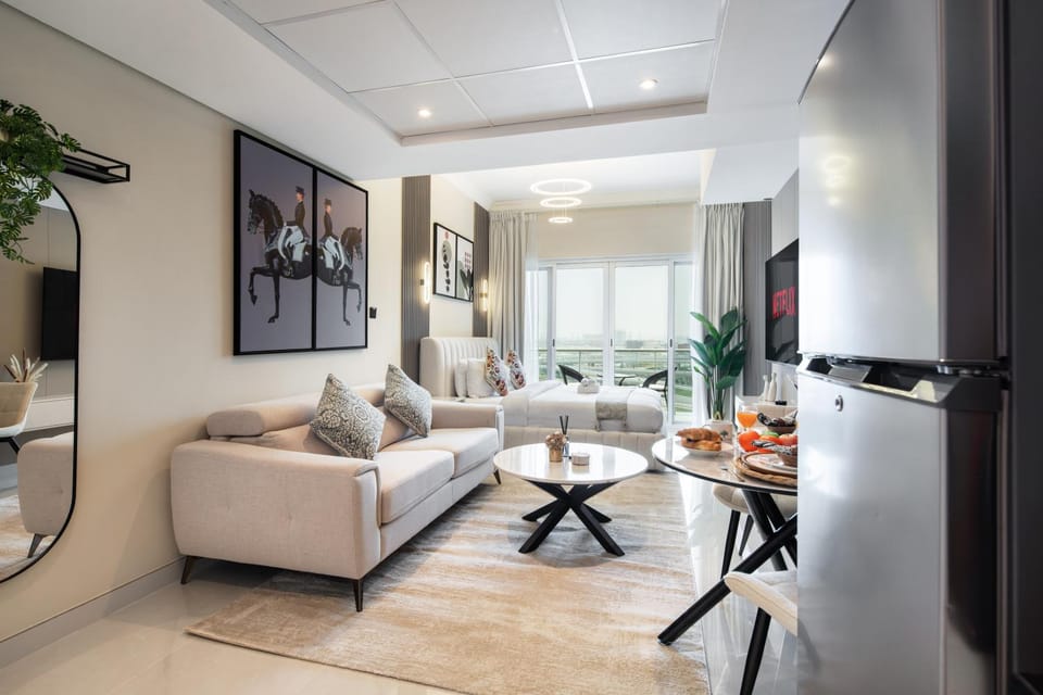 Studio LUXE Near DMCC Metro JLT Apartment in Dubai