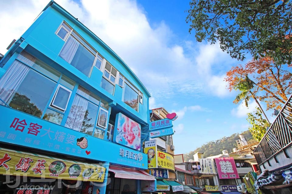 Property building, Day, Neighbourhood, City view, Street view, Location