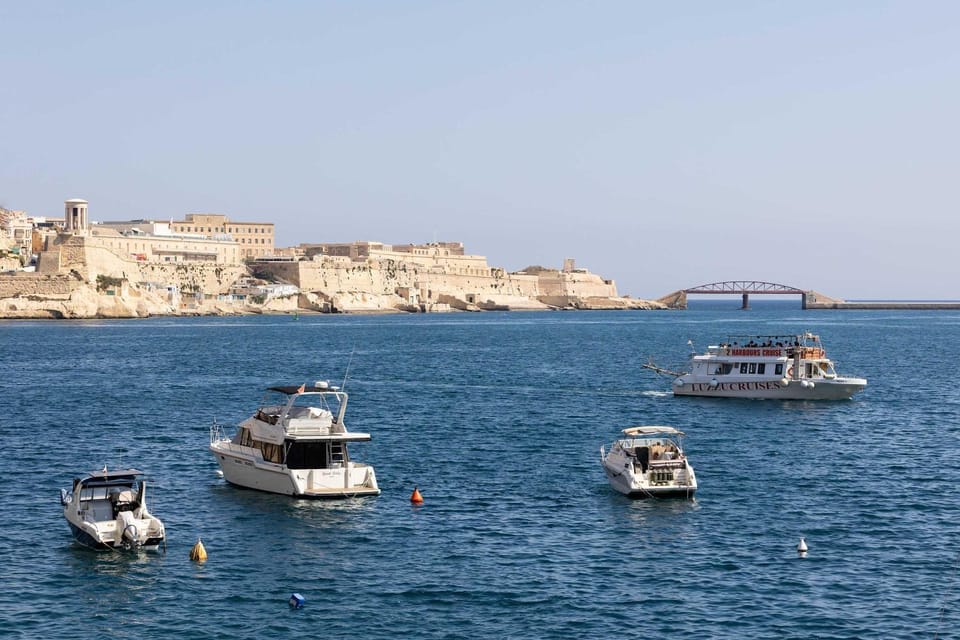 St Angelo Mansions 3BDR flat with Seaview Apartment in Malta