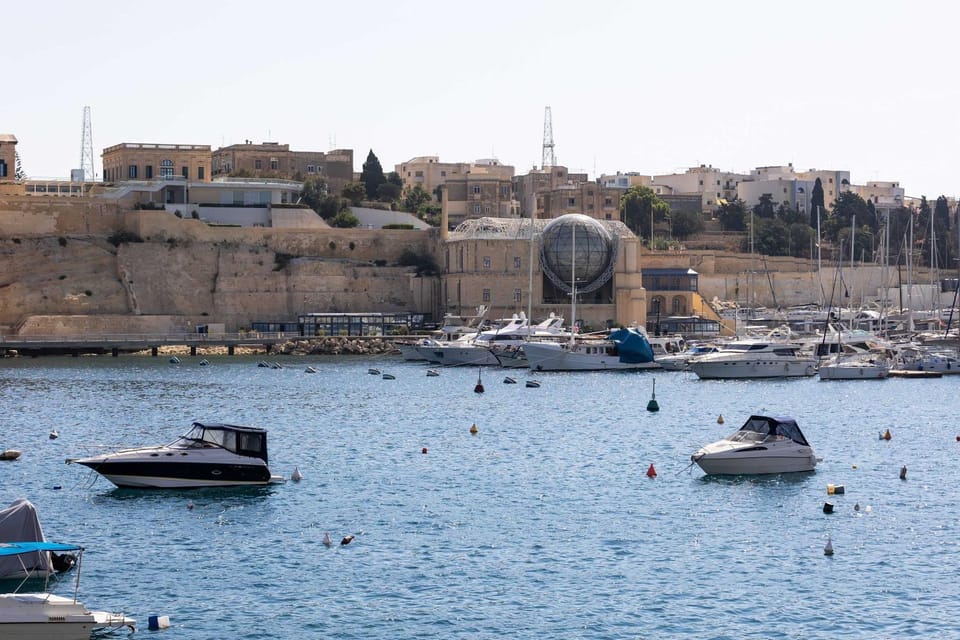 St Angelo Mansions 3BDR flat with Seaview Apartment in Malta