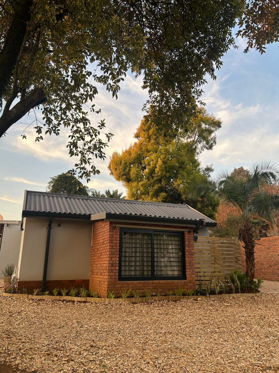 Property building, Day, Garden, Garden view