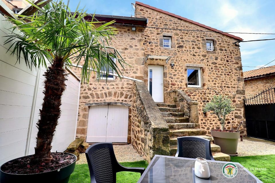 Patio, BBQ facilities, Garden, Balcony/Terrace, Dining area, Inner courtyard view