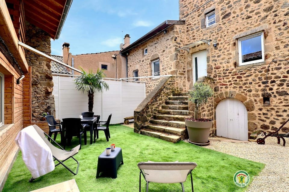 Patio, Inner courtyard view