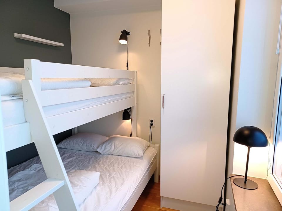 Fresh Central Stay with Lakeview Balcony Apartment in Sweden
