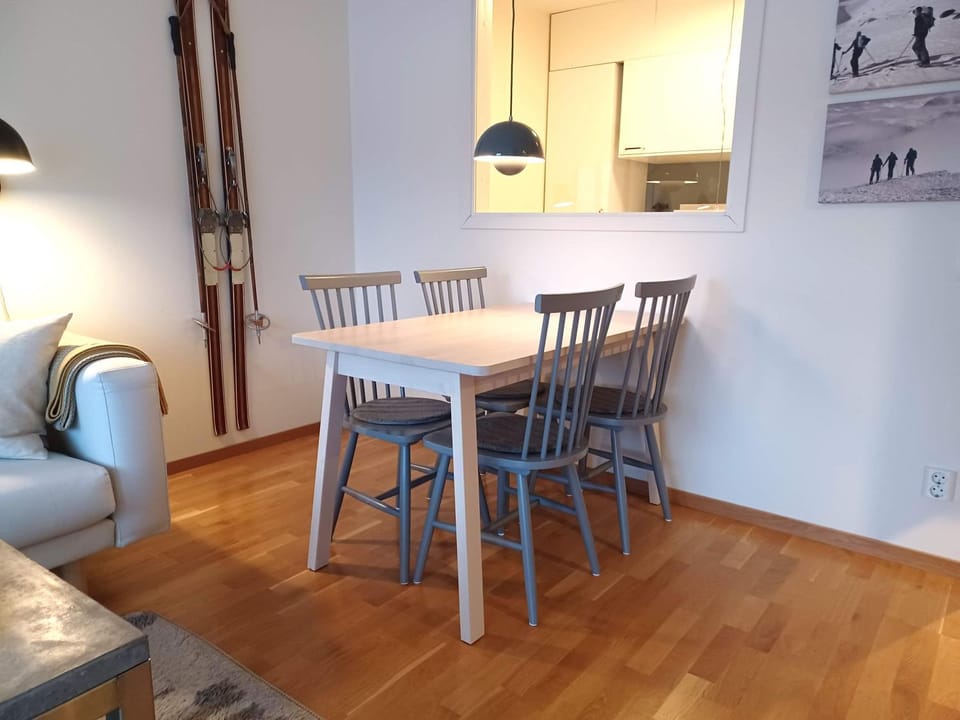 Fresh Central Stay with Lakeview Balcony Apartment in Sweden
