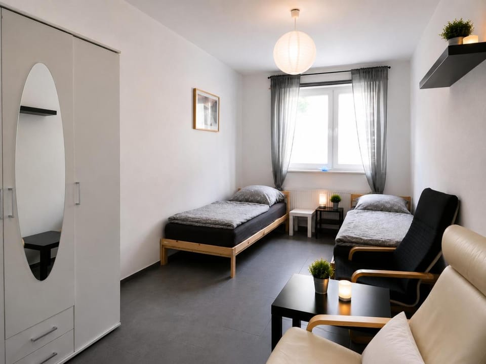Bed, Photo of the whole room, Seating area, Bedroom