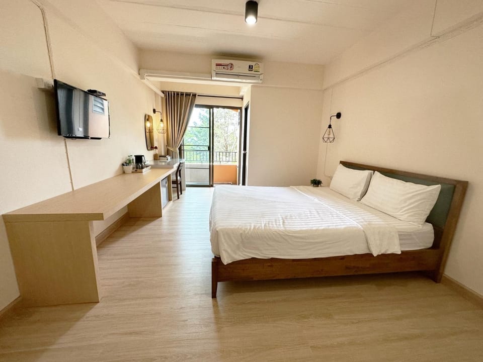 TV and multimedia, Photo of the whole room, Bedroom, air conditioner