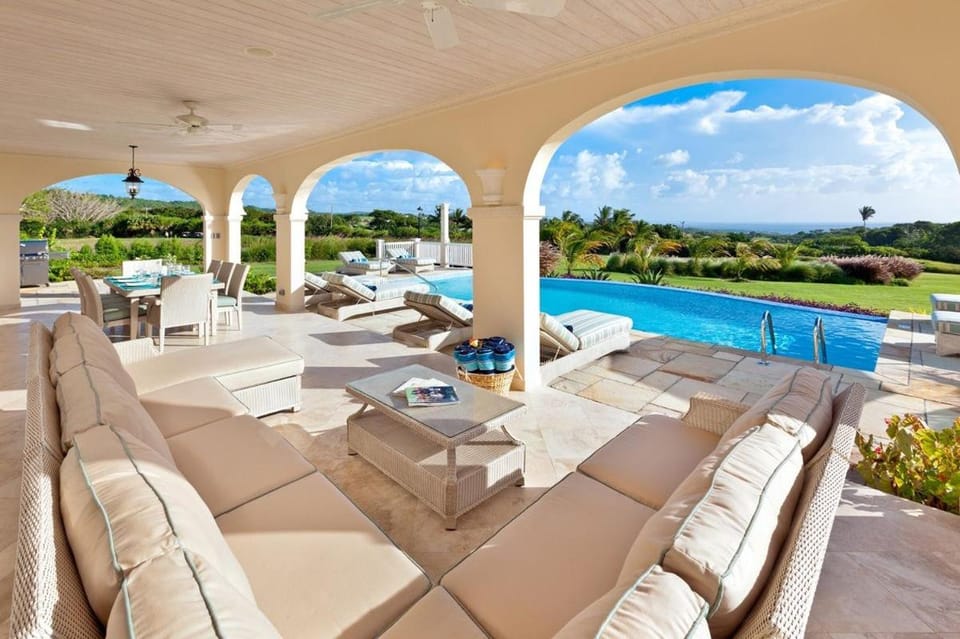 Patio, Lounge or bar