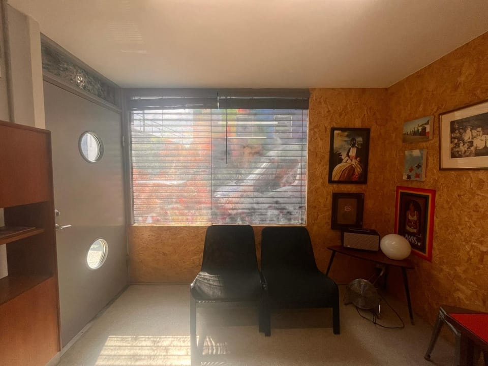 Facade/entrance, Seating area