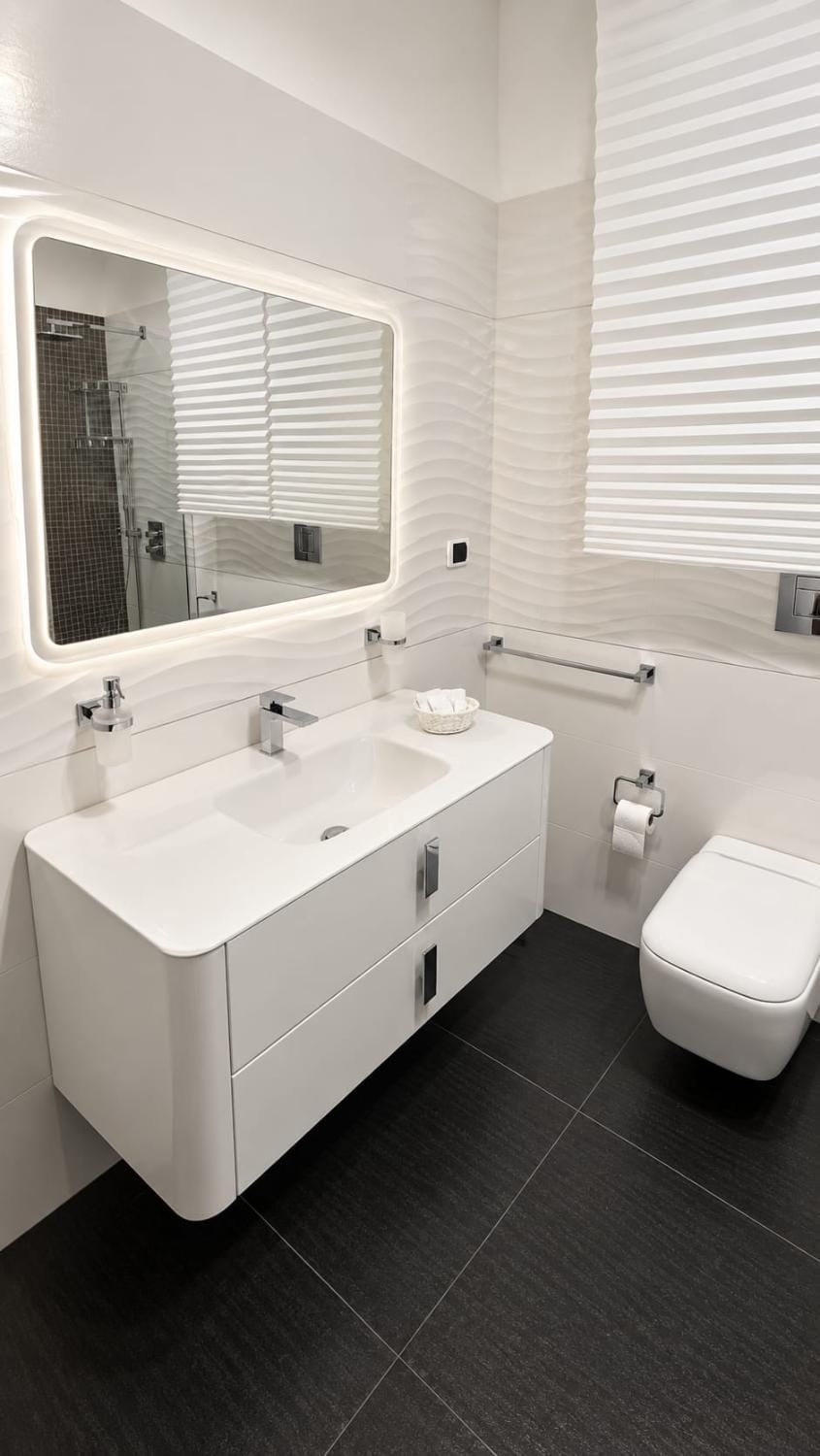 Toilet, Bathroom, towels