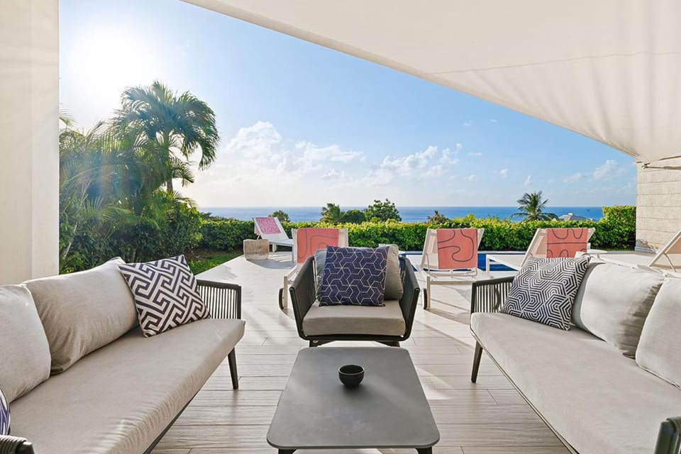 Patio, Lounge or bar