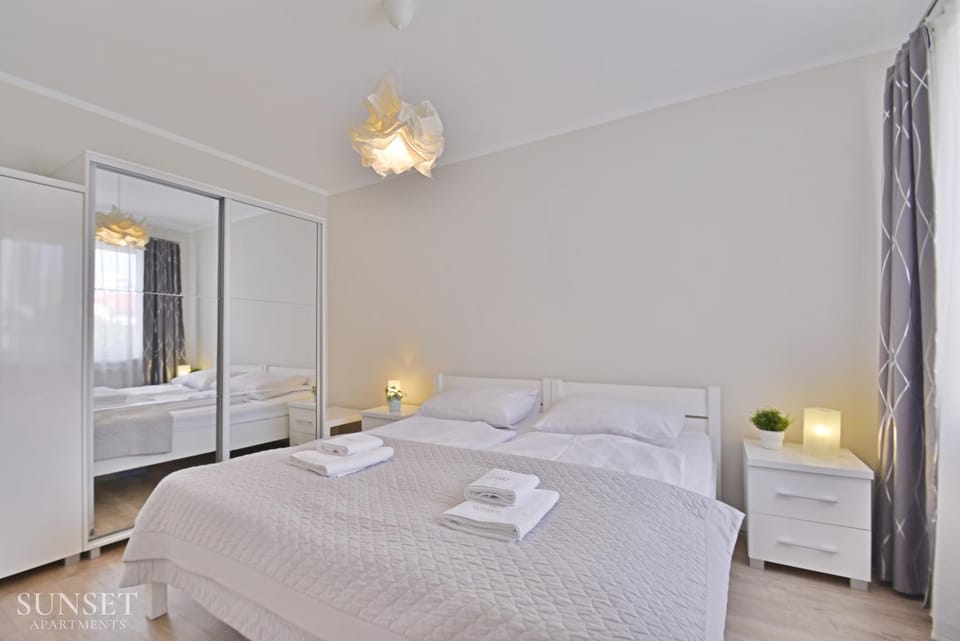 Bed, Photo of the whole room, Bedroom, towels, wardrobe