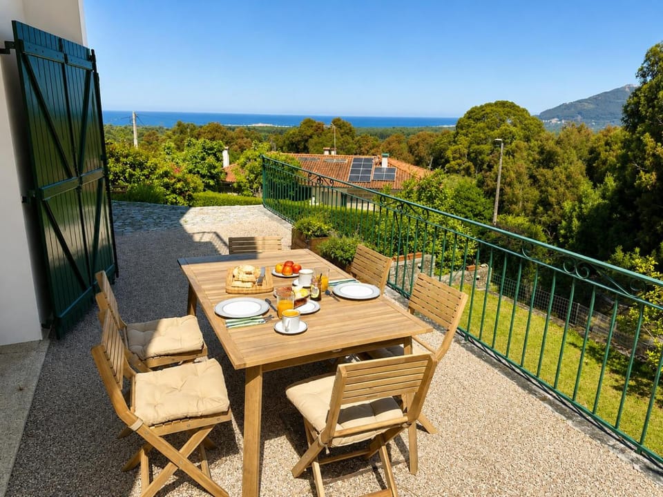 Just Like Home - Casa Verde Helena Villa in Viana do Castelo District, Portugal
