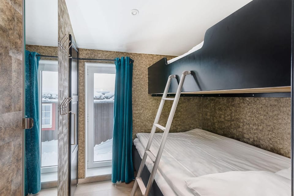 4BR Apartment with Sauna & 2 Balconies Apartment in Sweden