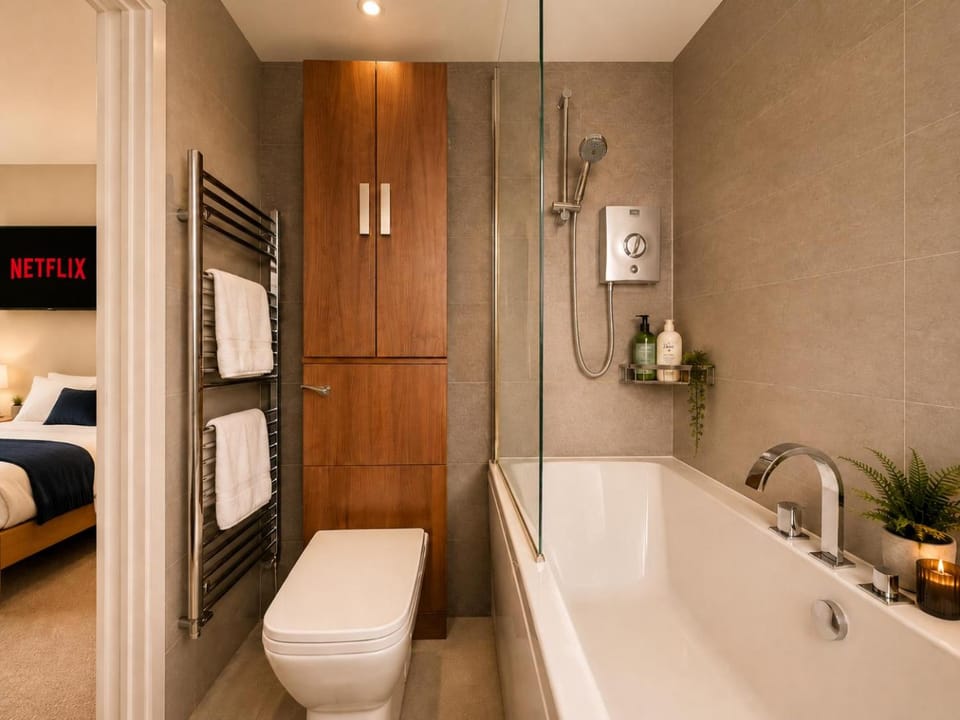 Toilet, Hot Tub, Bathroom, Photo of the whole room, Bath