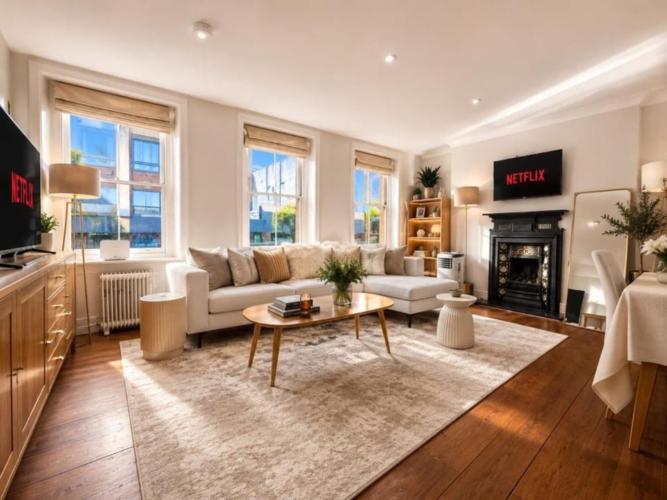 TV and multimedia, Living room, Seating area