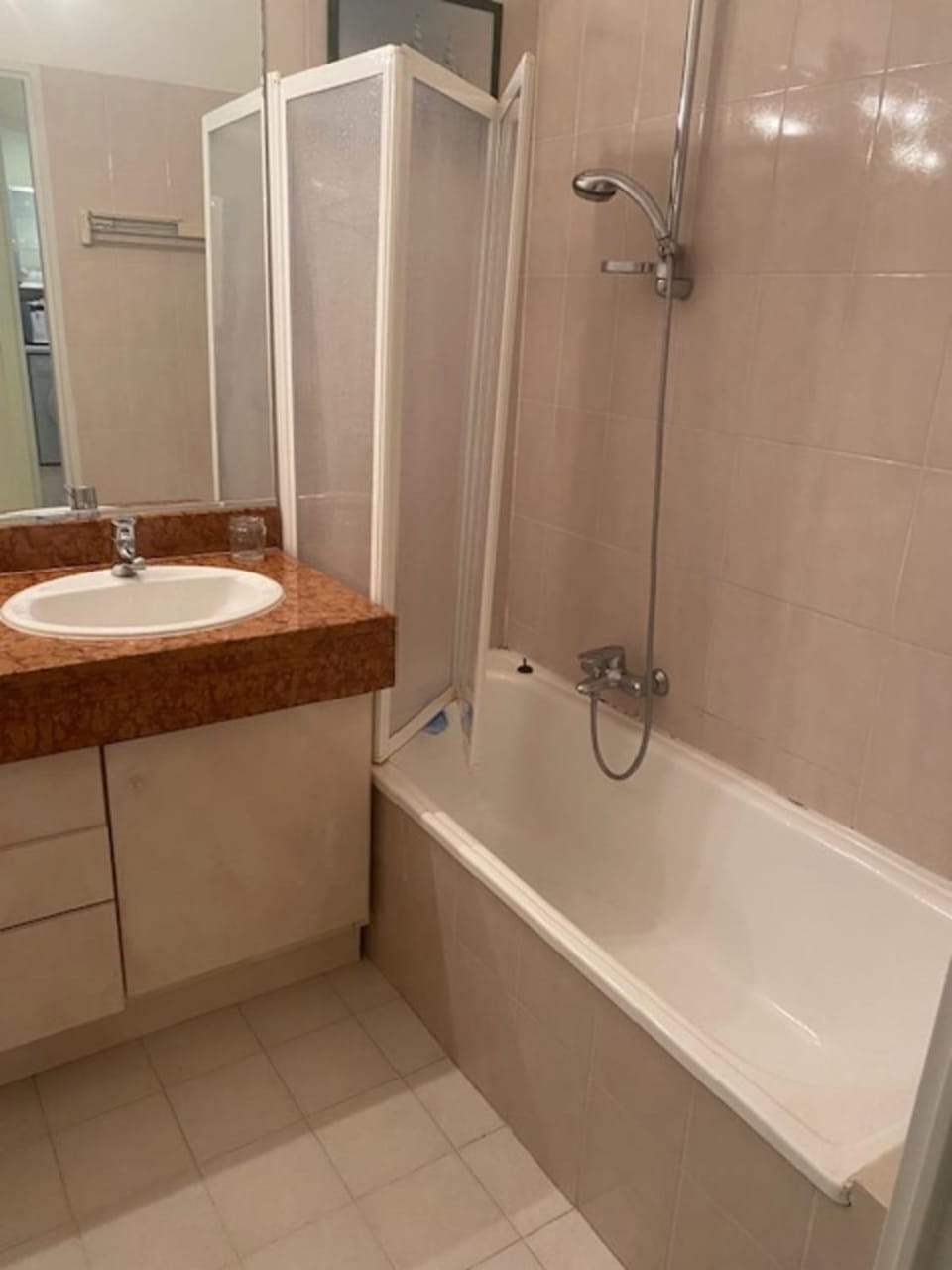 Apartment with shared pool and terrace Apartment in Mandelieu-La Napoule