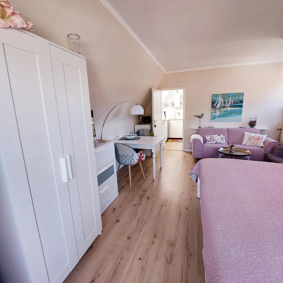 Ferienwohnung "Am Waldesrand" Apartment in Prerow