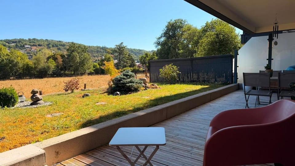 Charmant appartement T2b proche centre ville avec parking privé gratuit et terrasse Apartment in Espalion