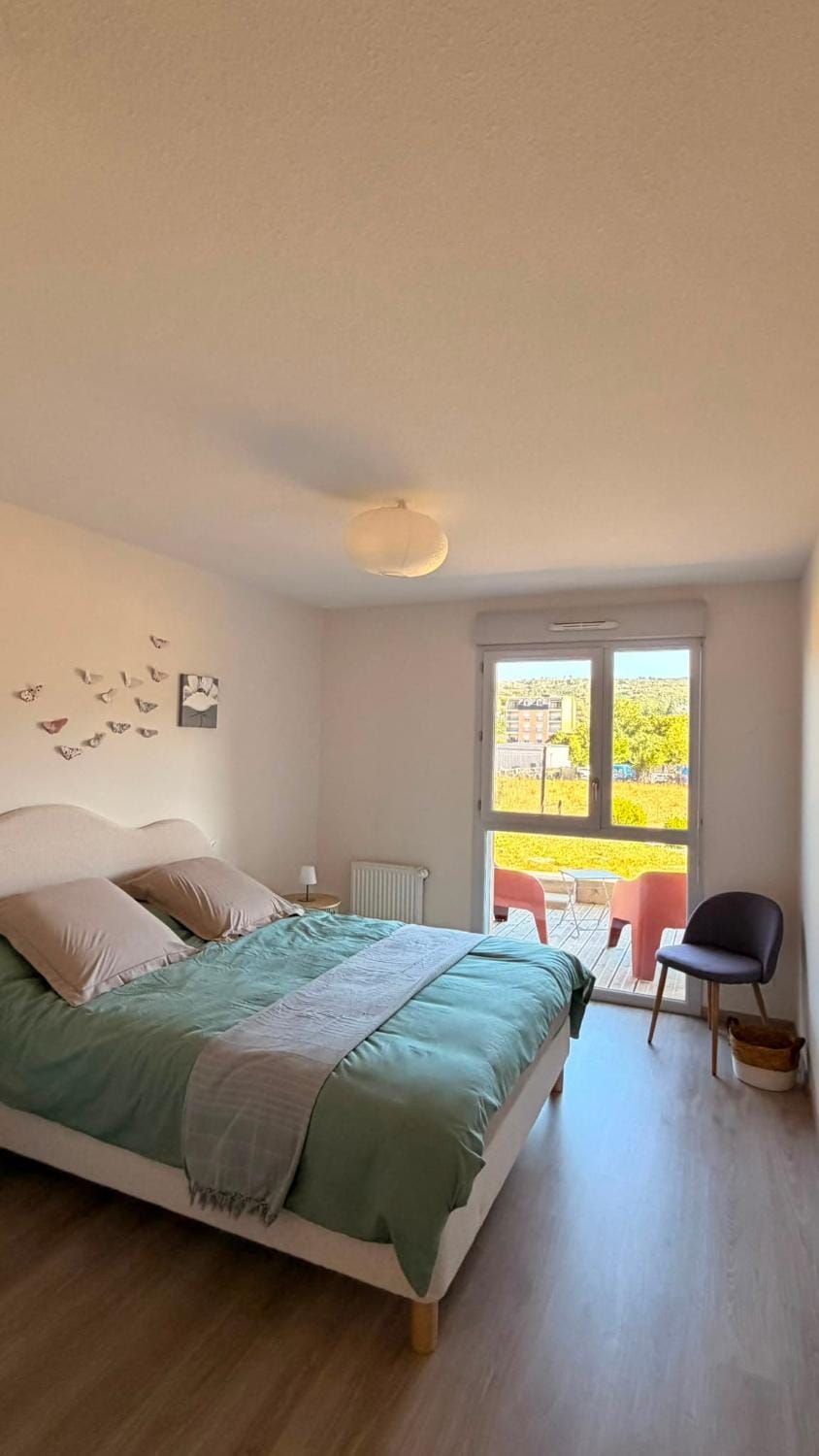 Charmant appartement T2b proche centre ville avec parking privé gratuit et terrasse Apartment in Espalion