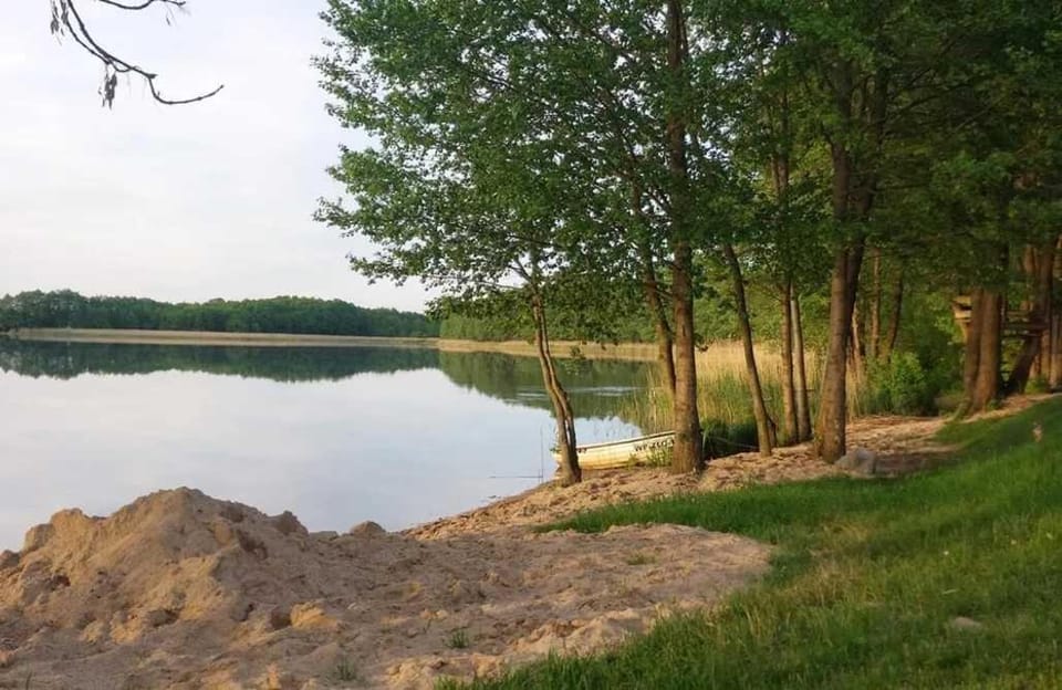 Tiny Krajna - Cozy Tiny House by Lake Slawianowskie Wielkie by Nestri House in Greater Poland Voivodeship