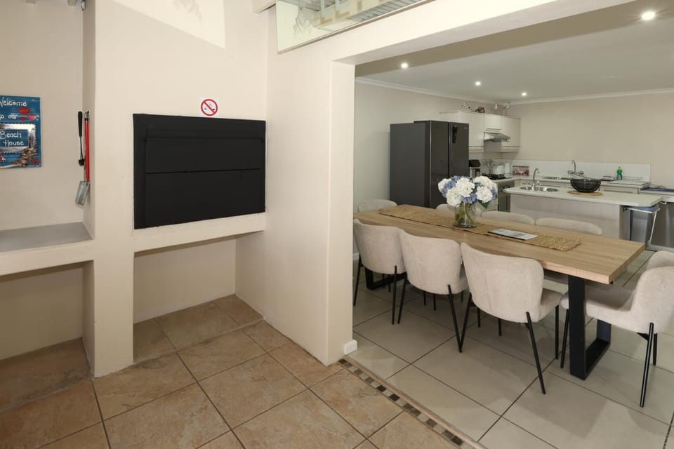 BBQ facilities, Coffee/tea facilities, Kitchen or kitchenette, Dining area
