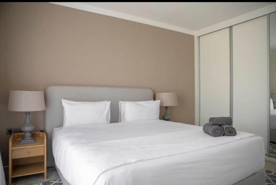 Luxouso apartamento T1 no cond Parkmoza Apartment in Africa